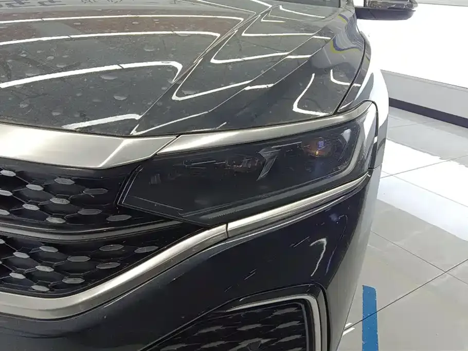 Volkswagen Passat — фото 10