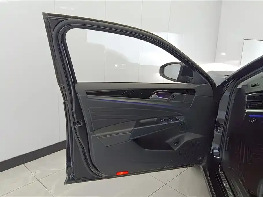 Volkswagen Passat — фото 7