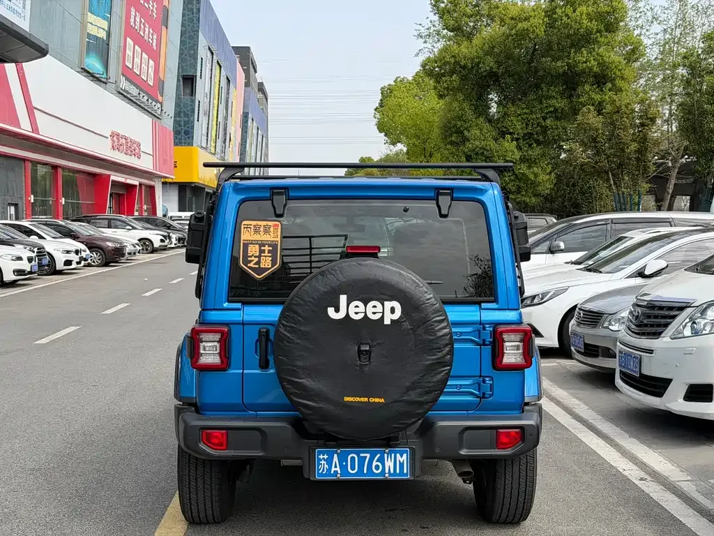 Jeep Wrangler — фото 6