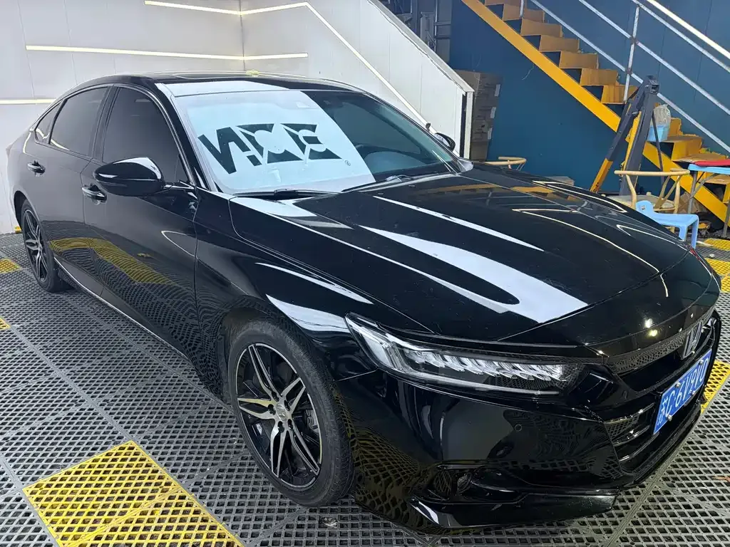 Honda Accord — фото 8