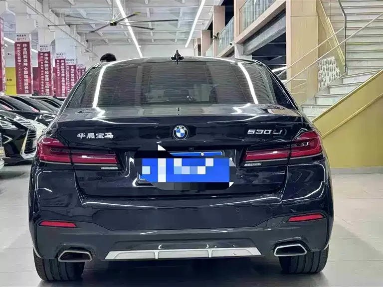 BMW 5 Series — фото 4