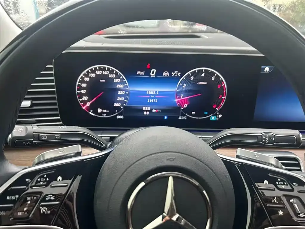 Mercedes-Benz GLS — фото 6