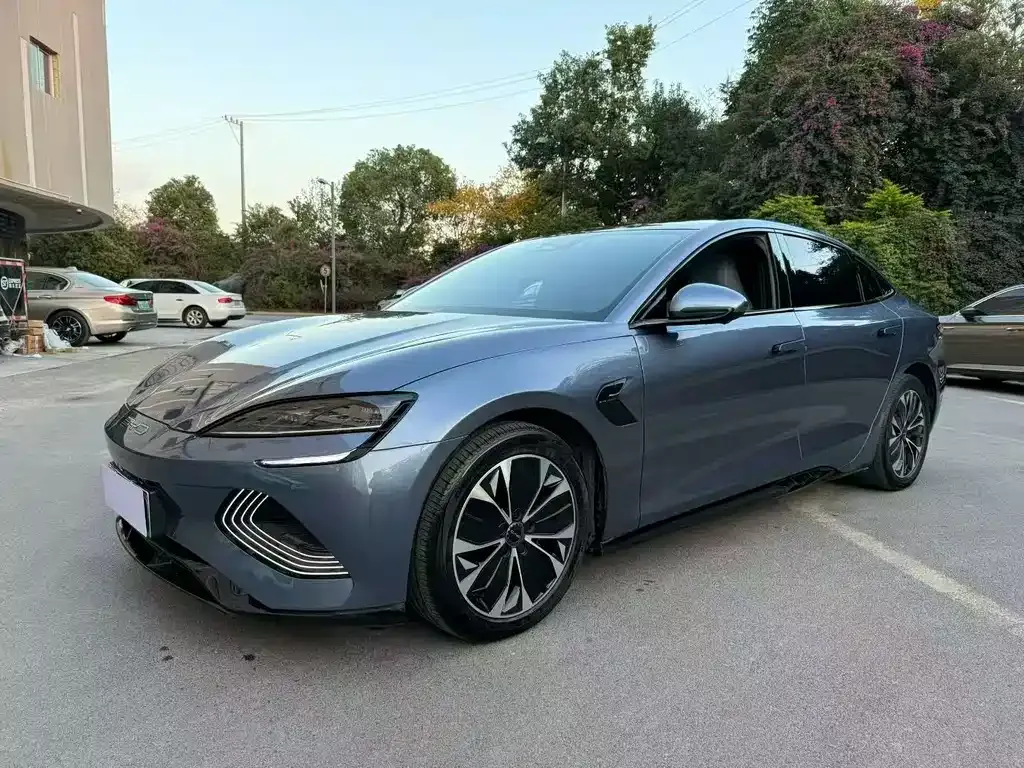 BYD Seal — фото 1