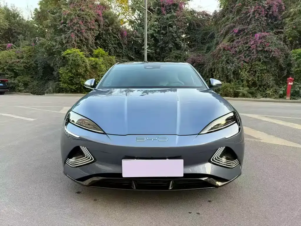 BYD Seal — фото 9