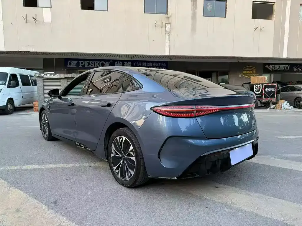 BYD Seal — фото 8