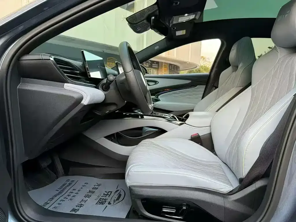 BYD Seal — фото 6