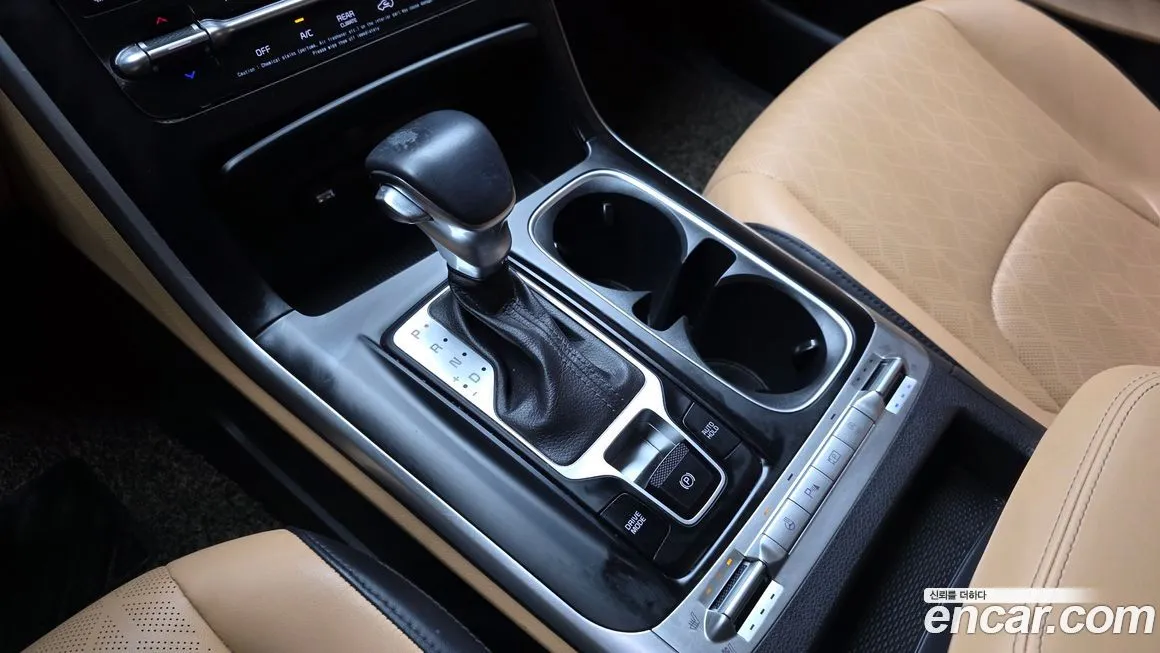 Kia Carnival — фото 10