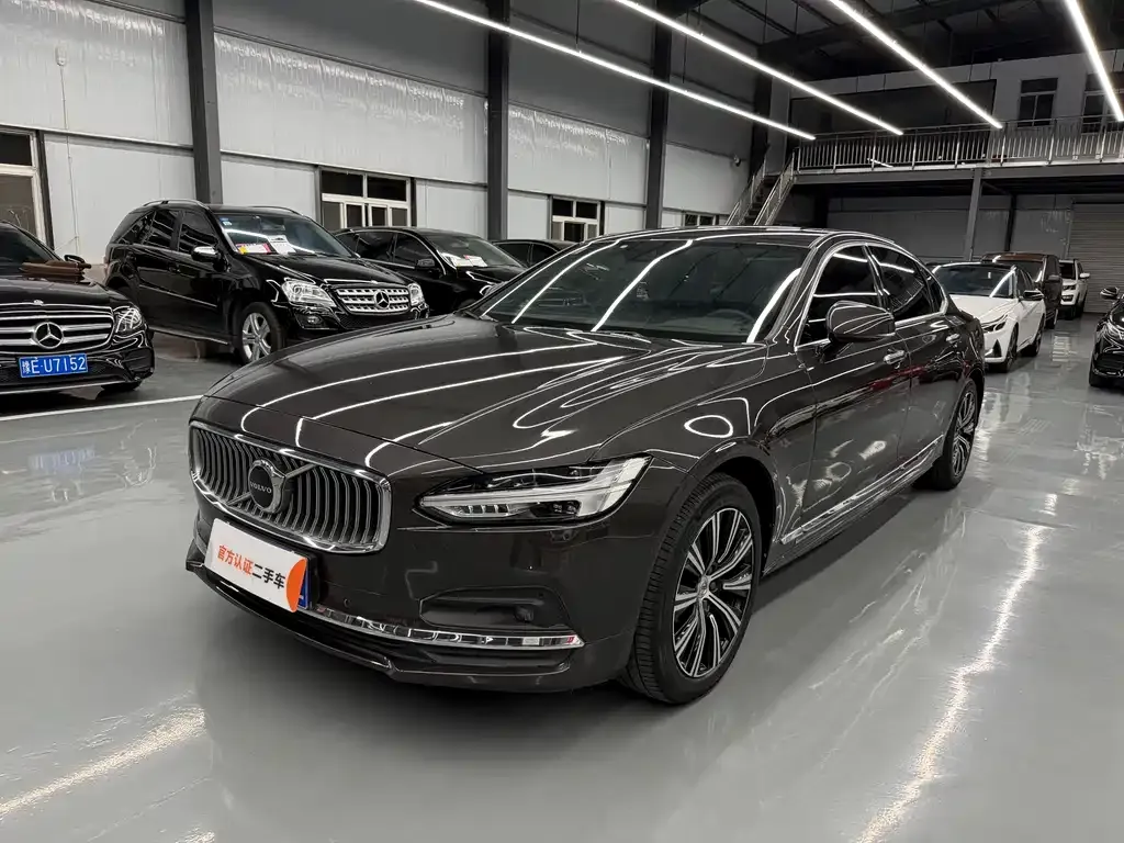 Volvo S90 — фото 1
