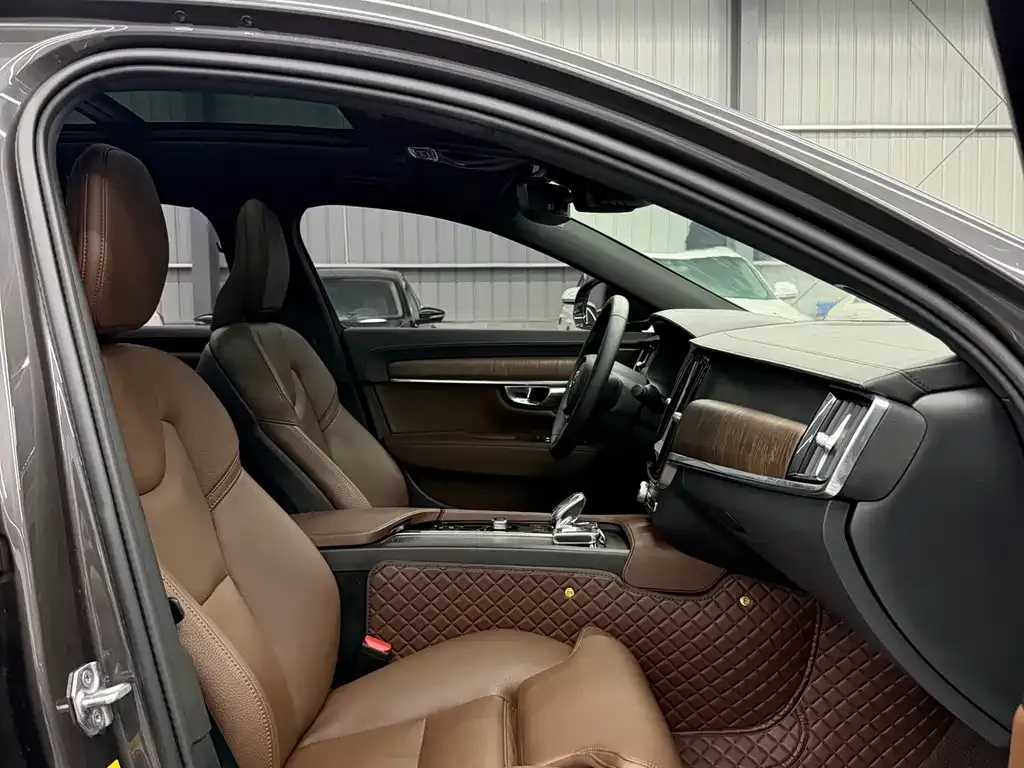 Volvo S90 — фото 10