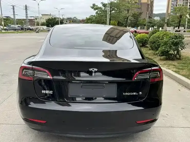 Tesla Model 3 — фото 5