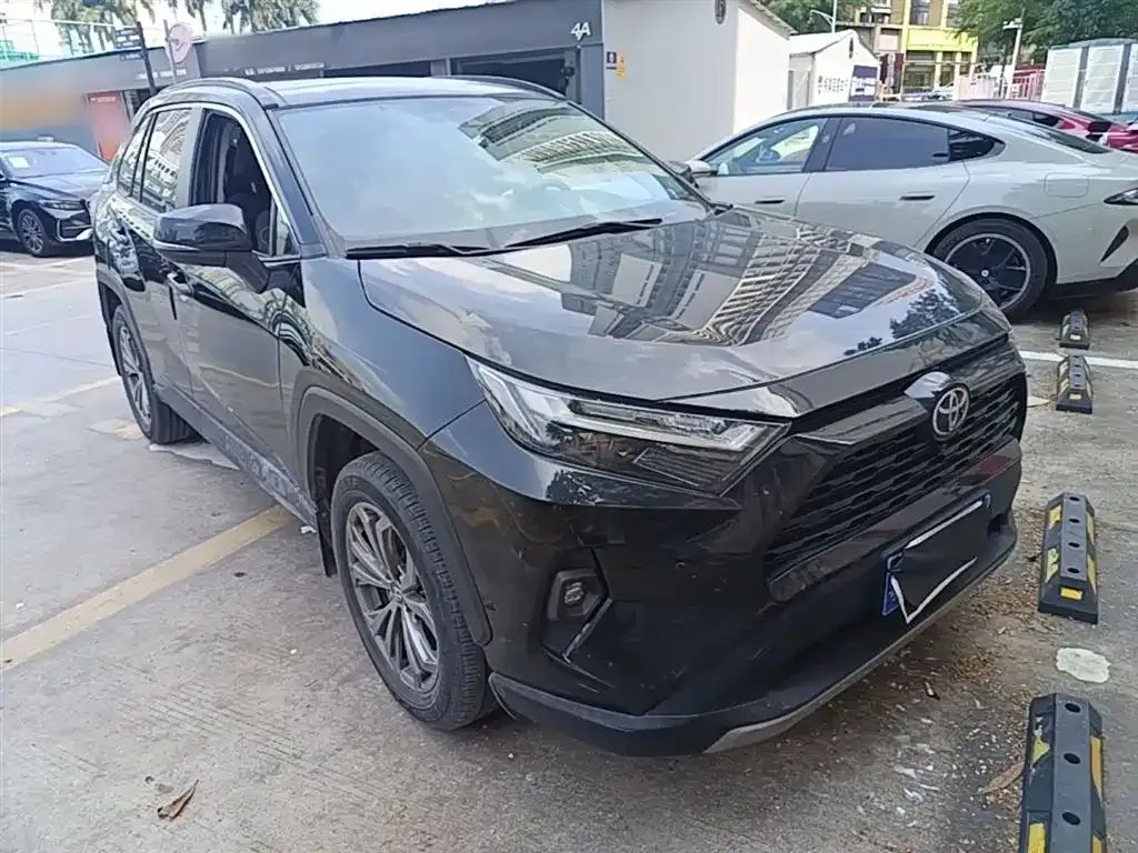 Toyota RAV4 — фото 10