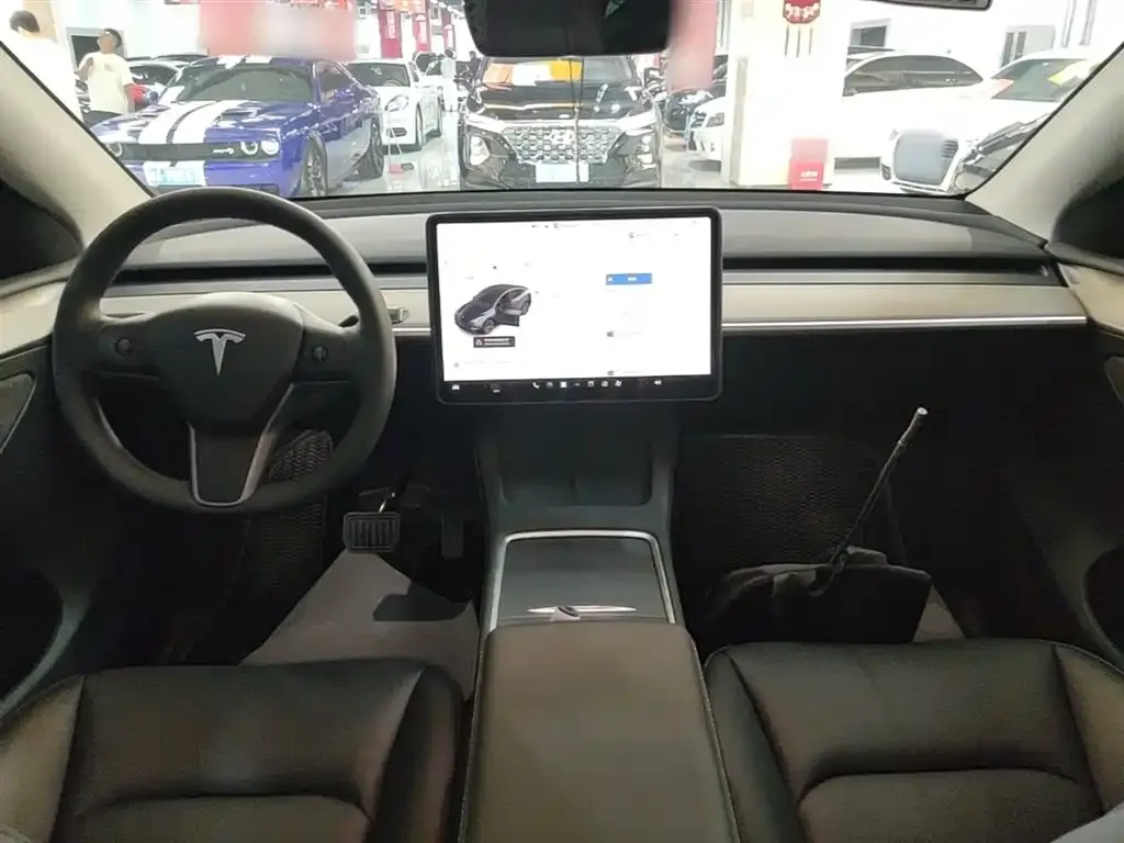 Tesla Model Y — фото 5