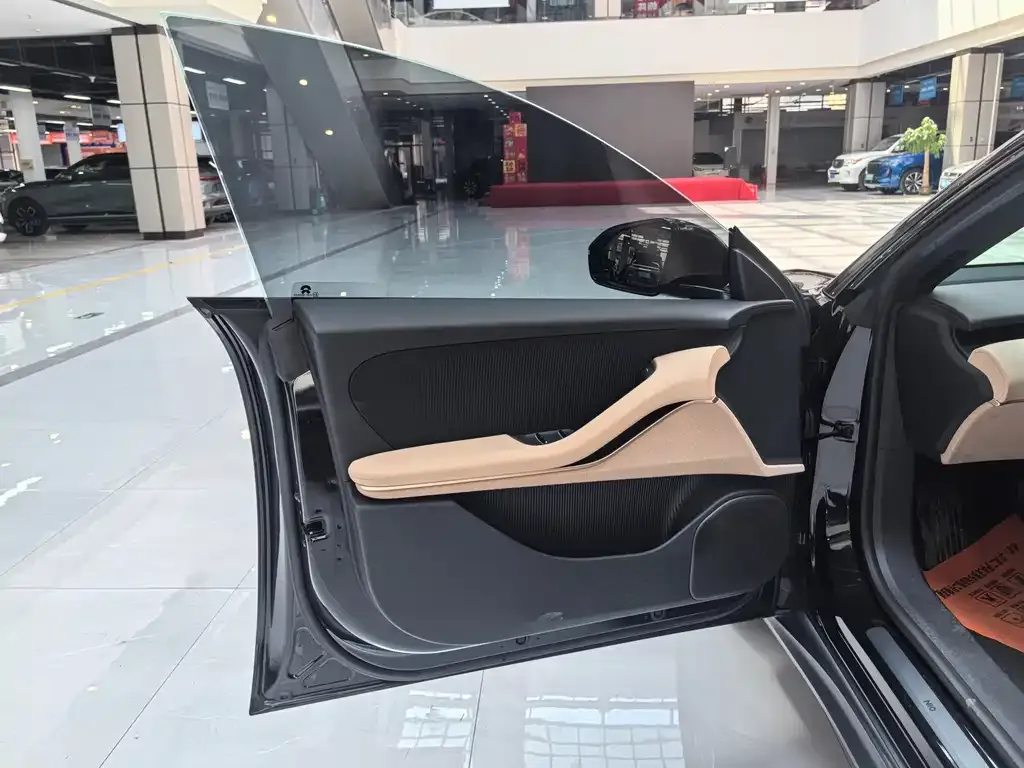 NIO ET5T — фото 10