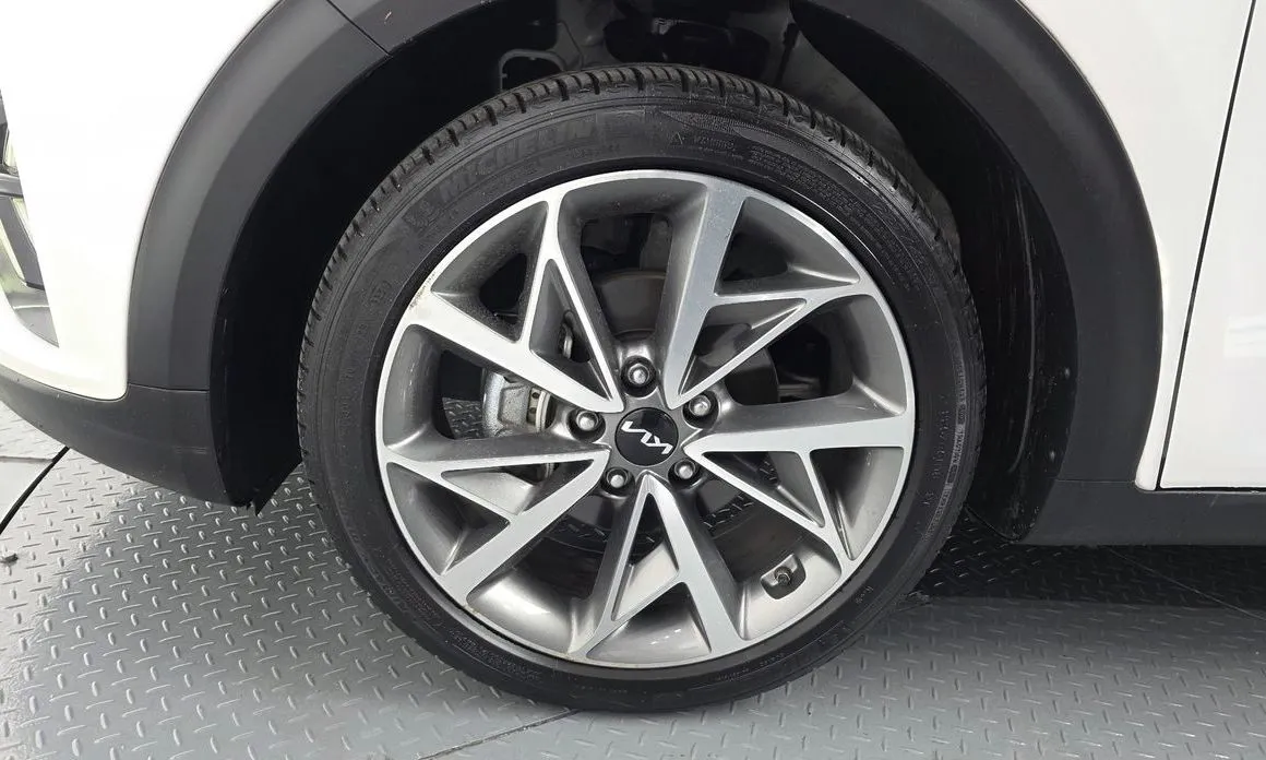 Kia Niro — фото 10