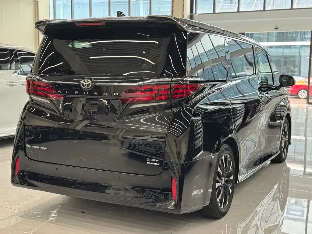 Toyota Alphard — фото 6