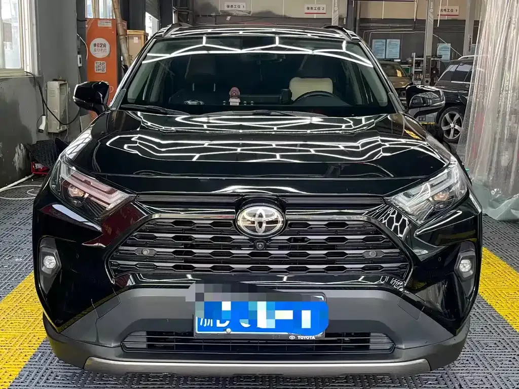 Toyota RAV4 — фото 9