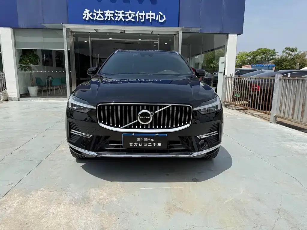 Volvo XC60 — фото 10