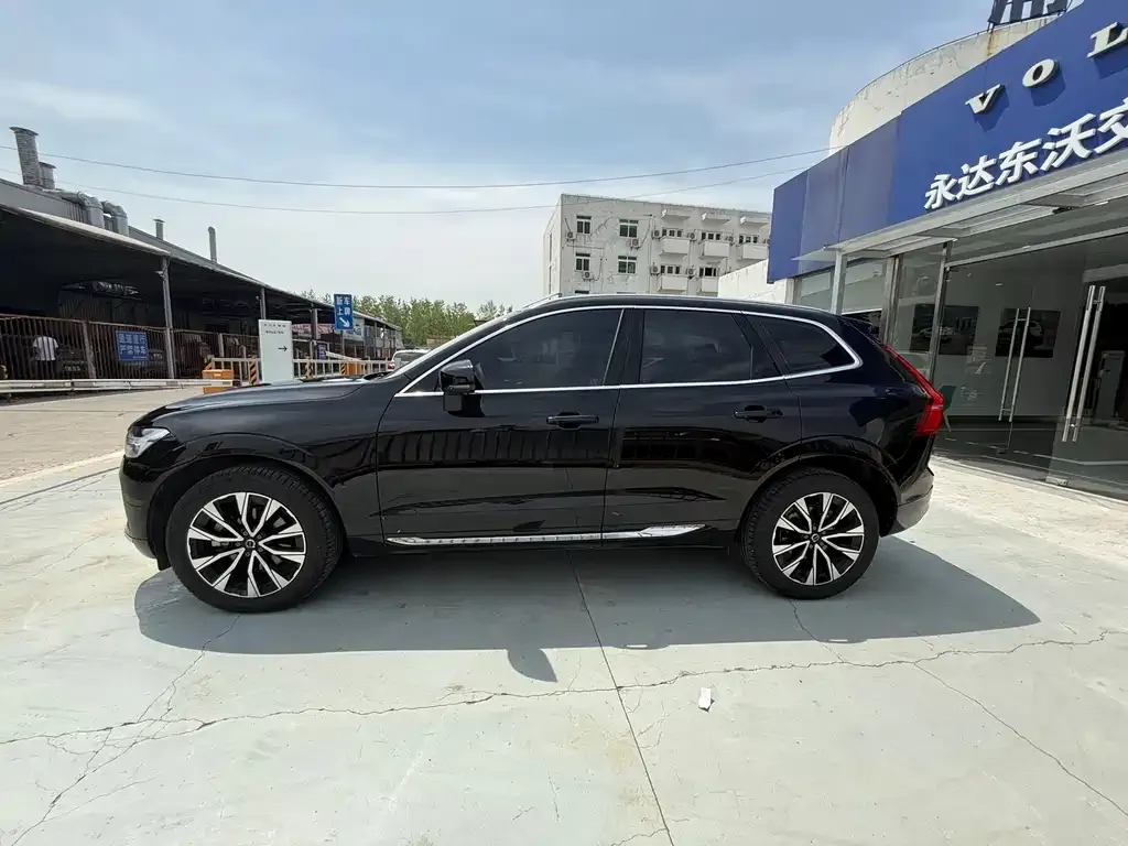 Volvo XC60 — фото 5