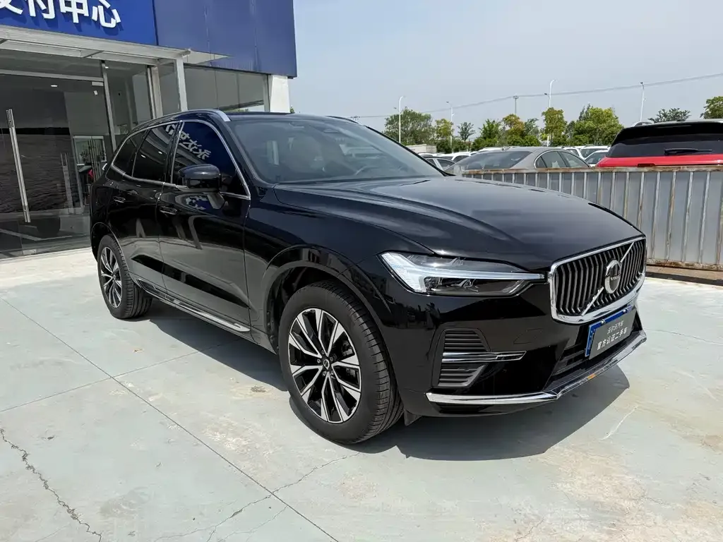 Volvo XC60 — фото 9
