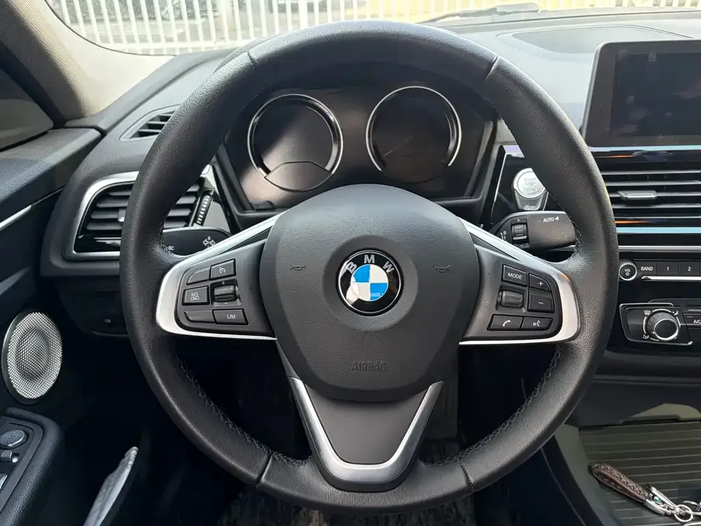 BMW 1 Series 2021 из CN, фото 6
