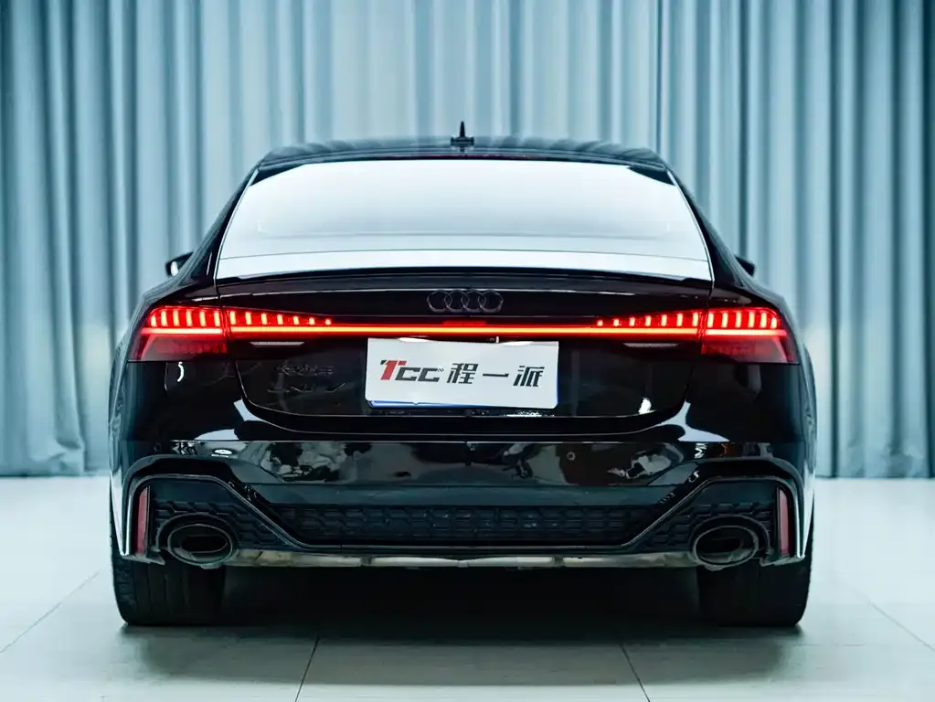 Audi A7 — фото 7