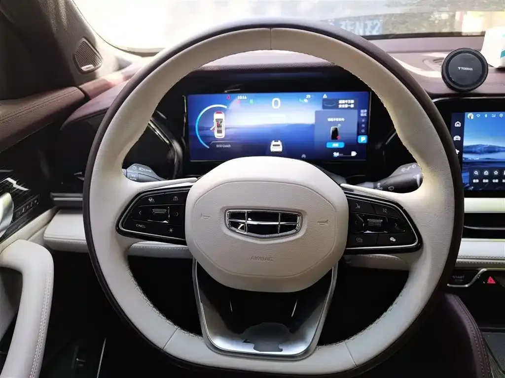 Geely Xingyue L — фото 10