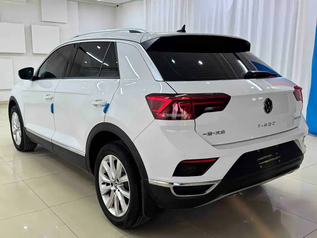 Volkswagen T-Roc — фото 2