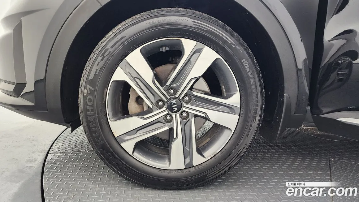Kia Sorento — фото 7