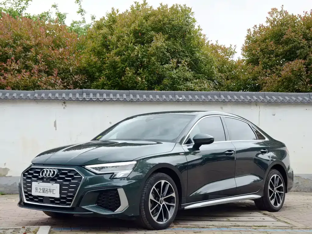 Audi A3 — фото 1