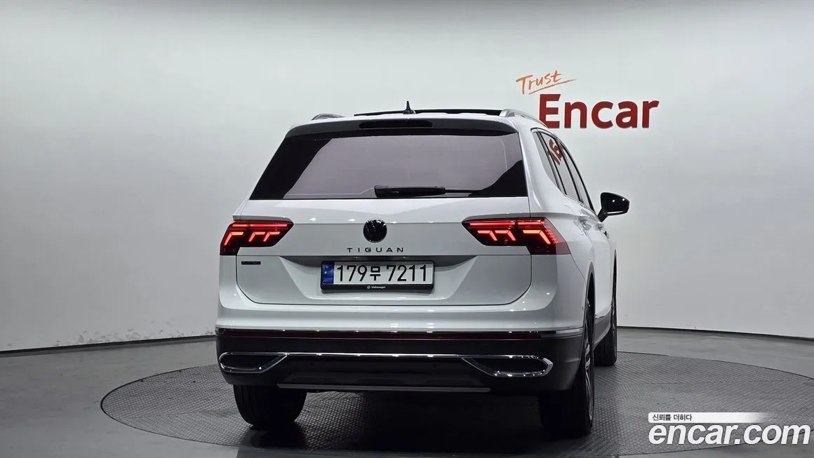 Volkswagen Tiguan — фото 4