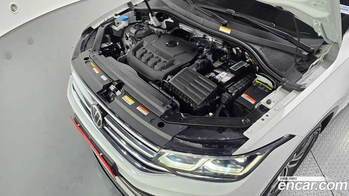 Volkswagen Tiguan — фото 8