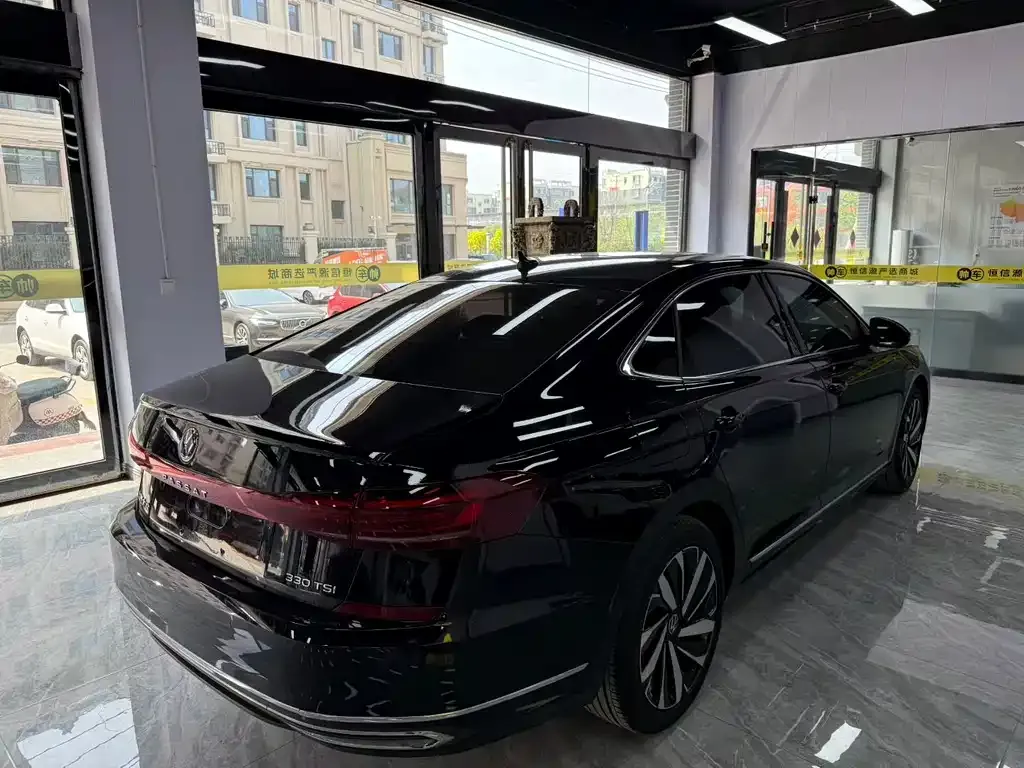 Volkswagen Passat — фото 7