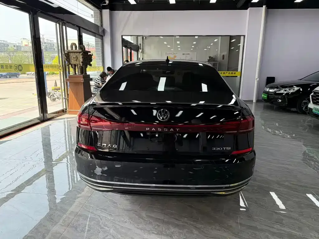 Volkswagen Passat — фото 8