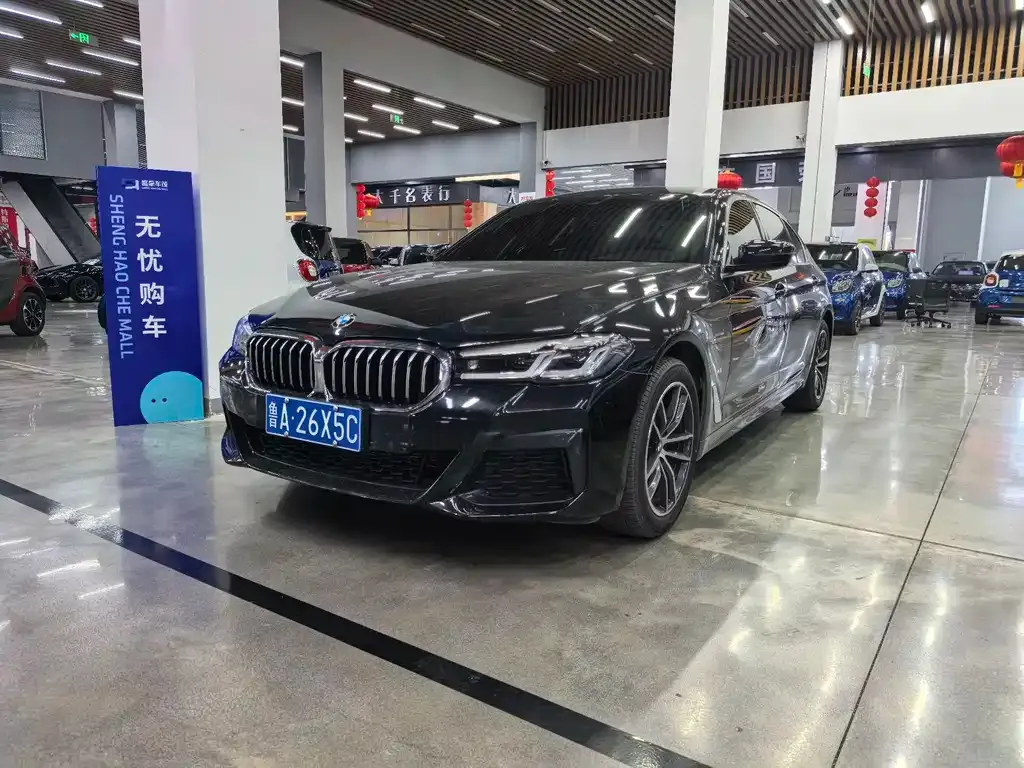 BMW 5 Series — фото 1