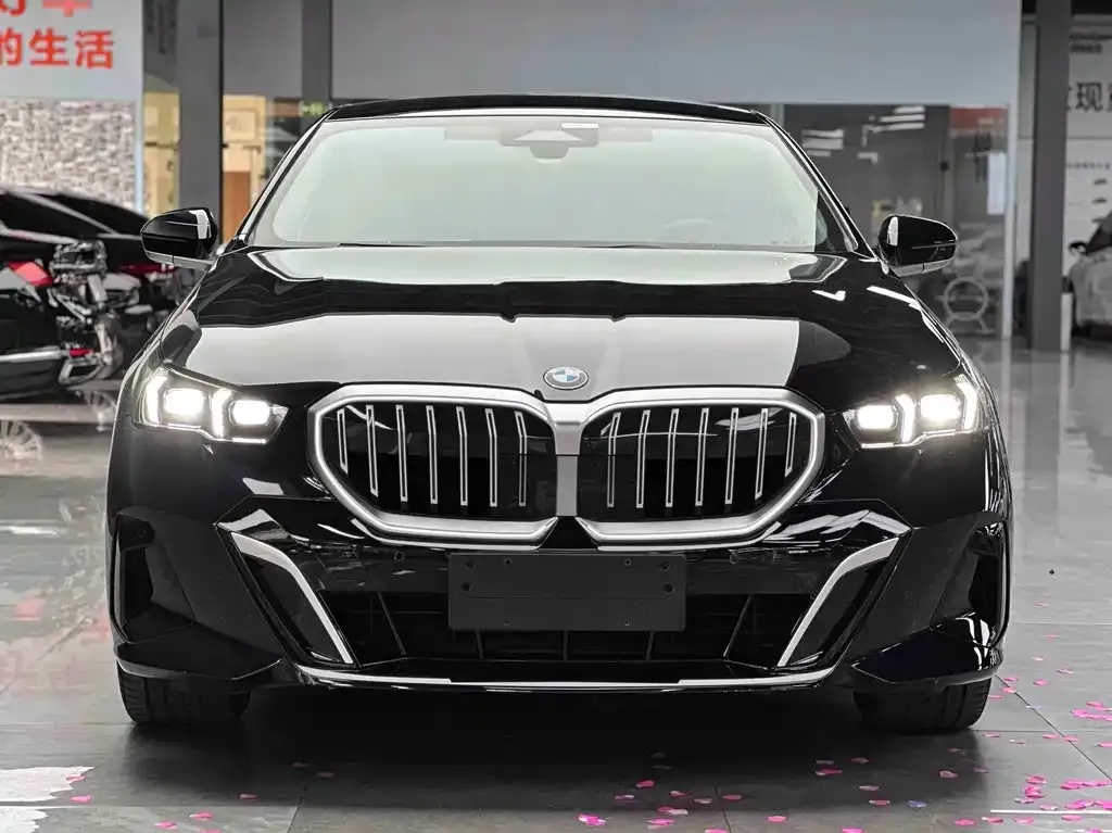 BMW 5 Series — фото 2