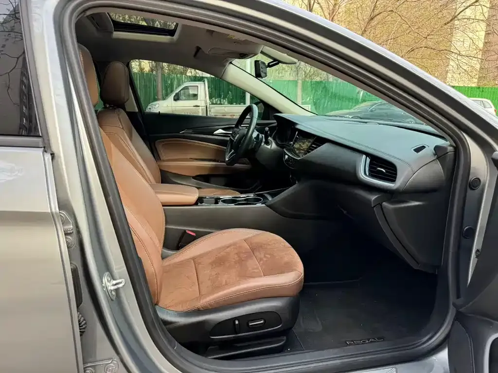 Buick Regal — фото 10