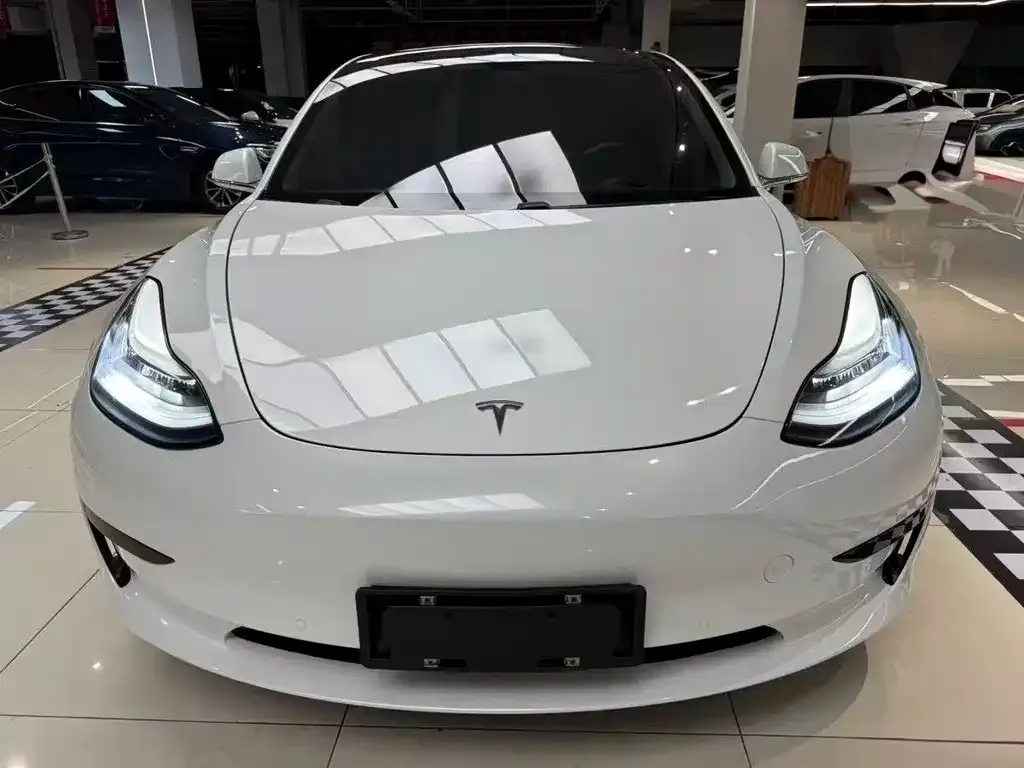 Tesla Model 3 — фото 6
