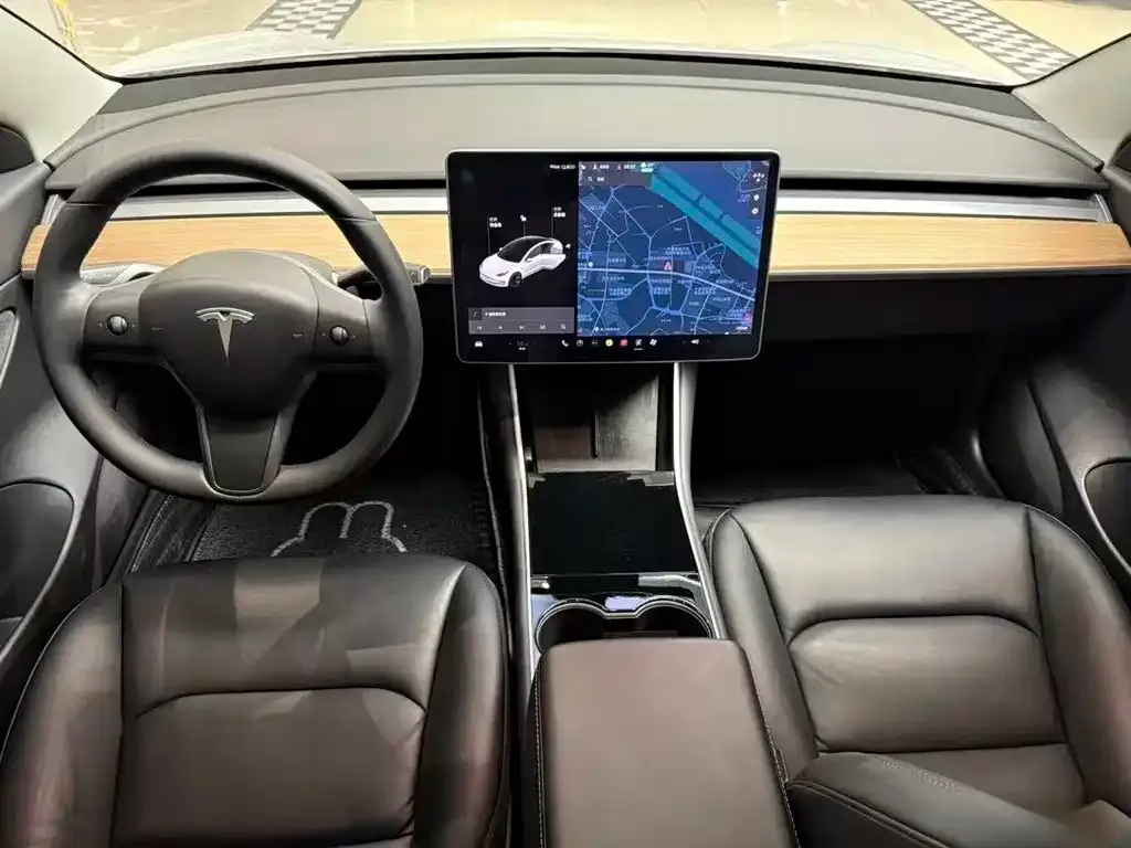 Tesla Model 3 — фото 7