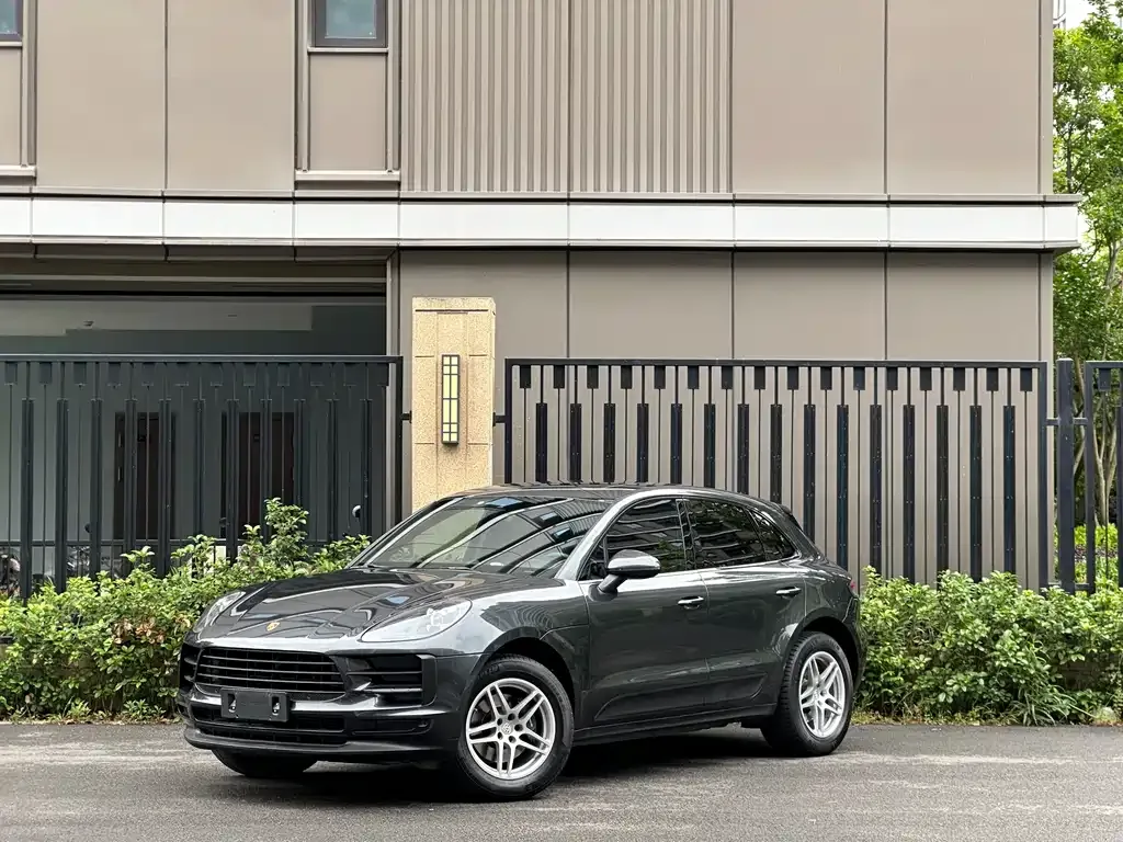 Porsche Macan — фото 1