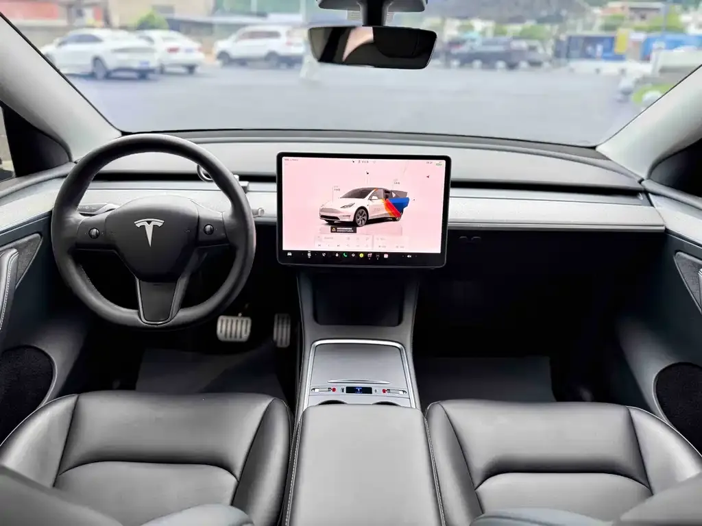 Tesla Model Y — фото 7