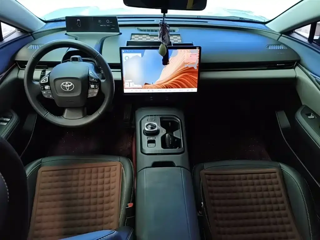 Toyota bZ5 2025 из CN, фото 2