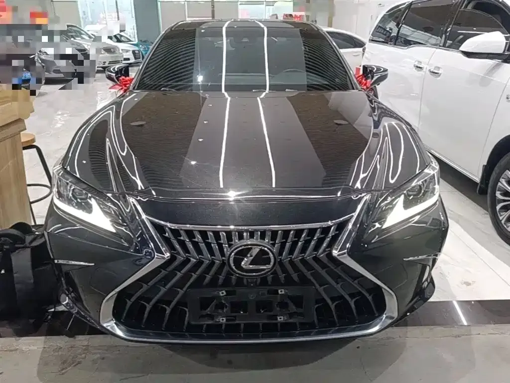 Lexus ES — фото 10
