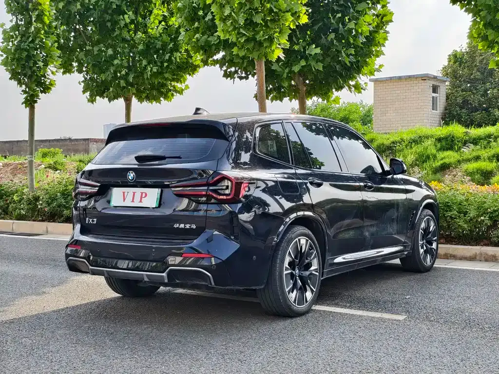 BMW iX3 2024 из CN, фото 2