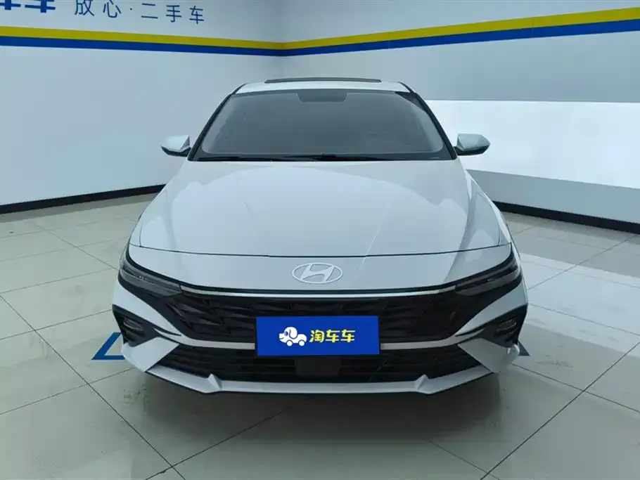 Hyundai Elantra — фото 3