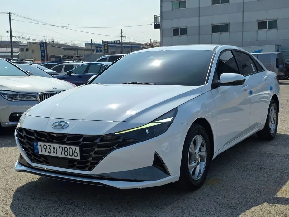 Hyundai AVANTE — фото 1