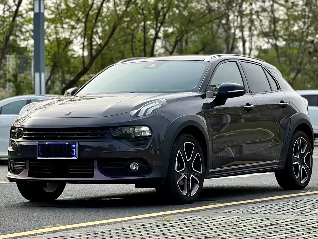 Lynk & Co 02