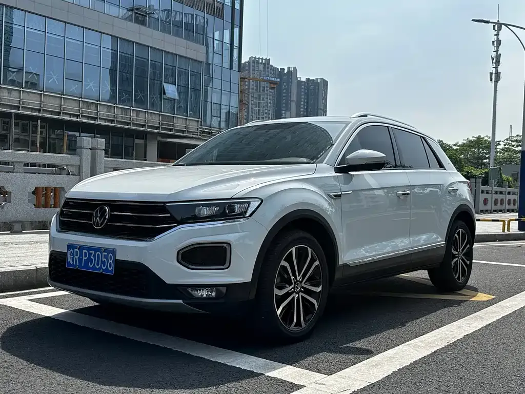 Volkswagen T-Roc — фото 1