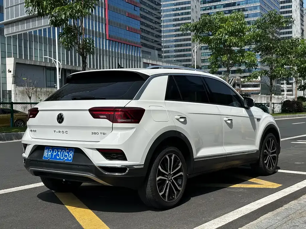 Volkswagen T-Roc — фото 8