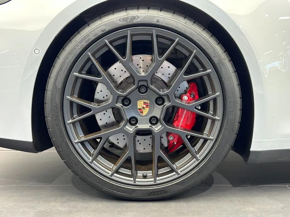 Porsche 911 2025 из KR, фото 8