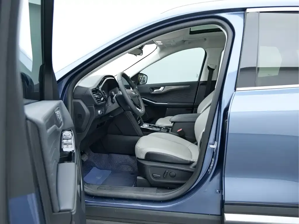 Ford Escape 2023 из CN, фото 5